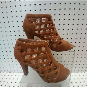 Sofft | Brown Sandals | Women Suede Leather Cushioned Platform Heel Pump Zip-up